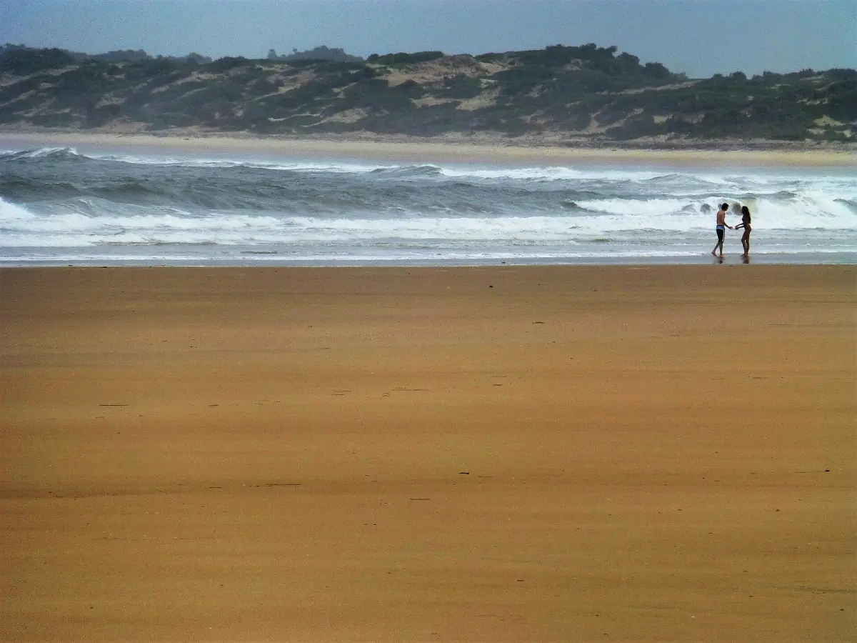 Der breite Sandstrand von Shela